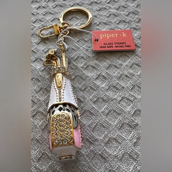 NWT gorgeous and whimsical Piper•K golf bag and clubs pink and cream key ring. - Picture 12 of 12